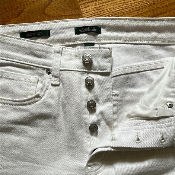 Wild Fable White Distressed Woman’s Jeans - Picture 2 of 4